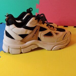 Steve Madden Women's Clydie White Tan Possession Sneakers size 7.5